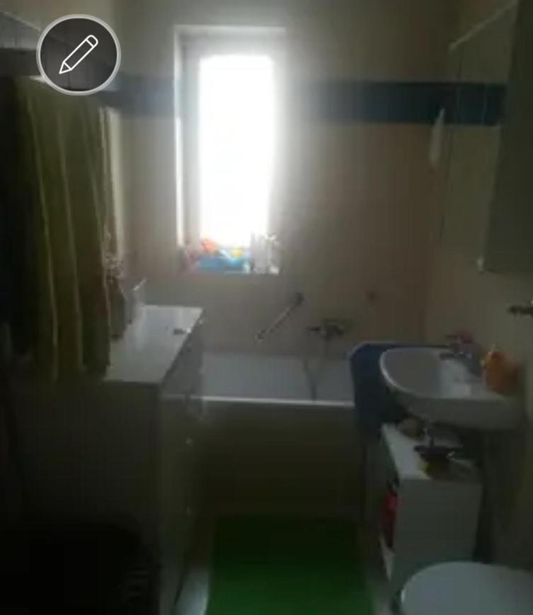Helles Zimmer Mit Balkon Zwischen Uni Und Altstadt Regensburg Luaran gambar